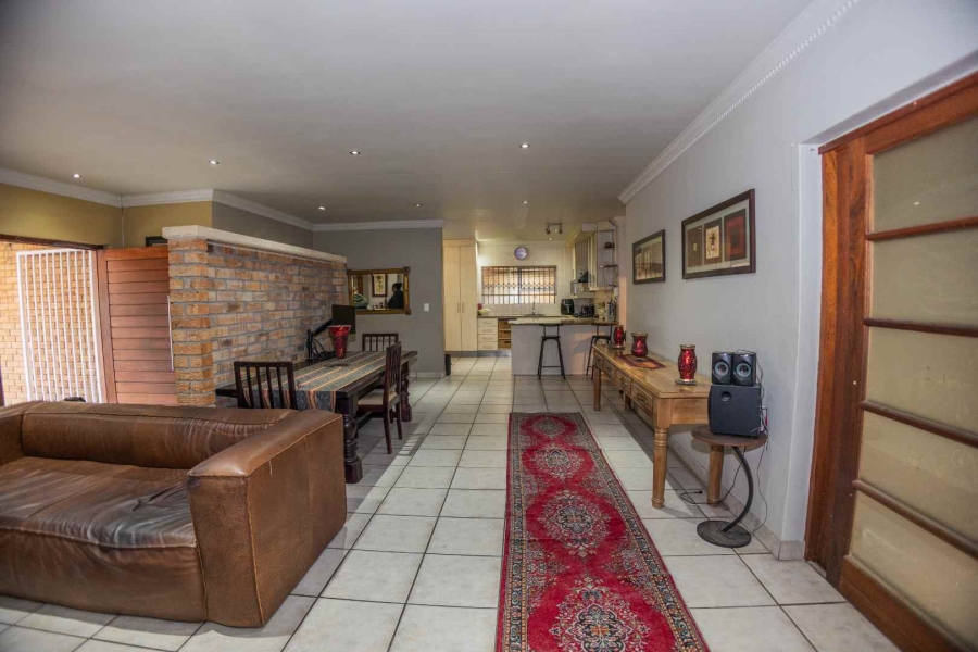 To Let 3 Bedroom Property for Rent in Protea Heights Western Cape